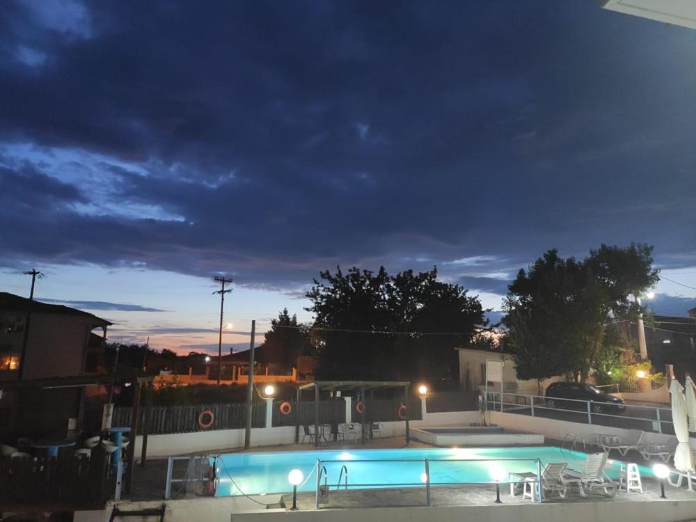Estia Aparthotel Orestiada Exteriör bild
